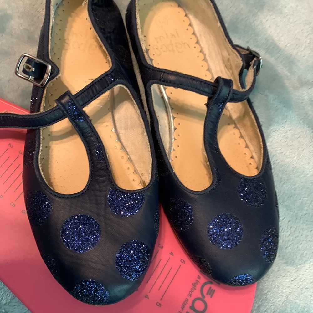 Mini Boden Mary janes well worn. No holes. Soles in good condition.
